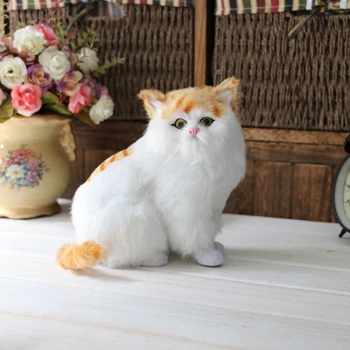  жълто-бяла модел на котки от полиетилен и кожа, седи клекнал, издава звуци мяуканья котка голяма 15x8x18 см, украса за дома, ръчно изработени, подарък a2093